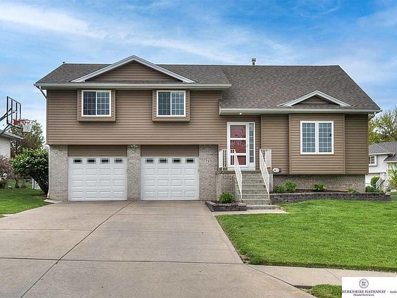 2nd image of 727 Grenoble Dr