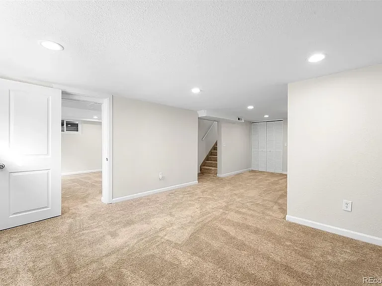 1615 S Elizabeth St — Photo 12