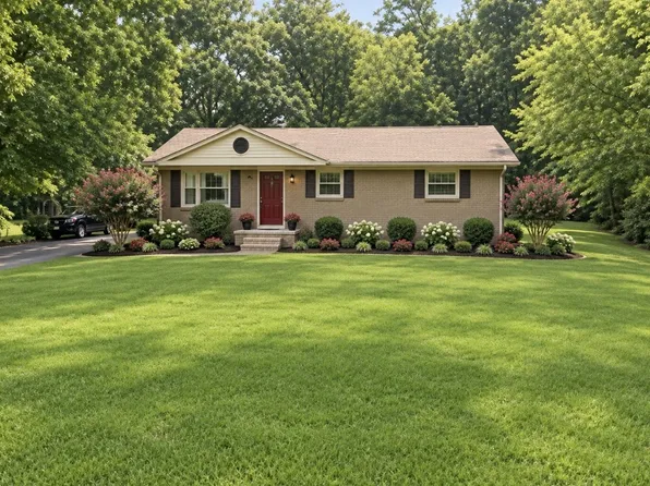 303 Jean Dr, La Vergne, TN 37086