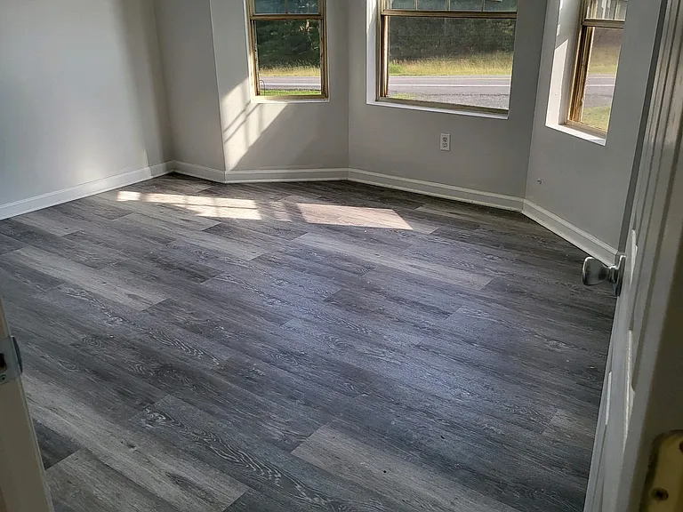 570 Airport Rd — Photo 14