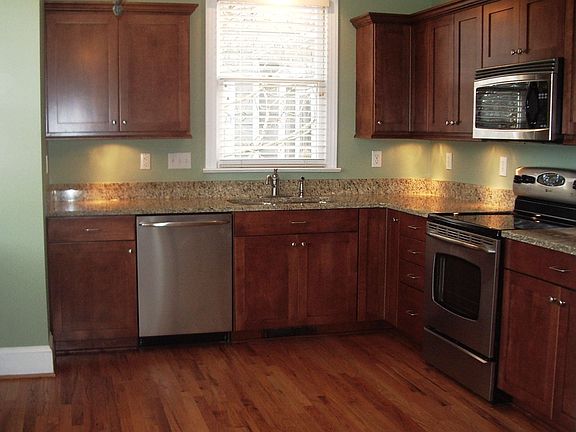 Brand New Kitchen - Stainless Appliances
