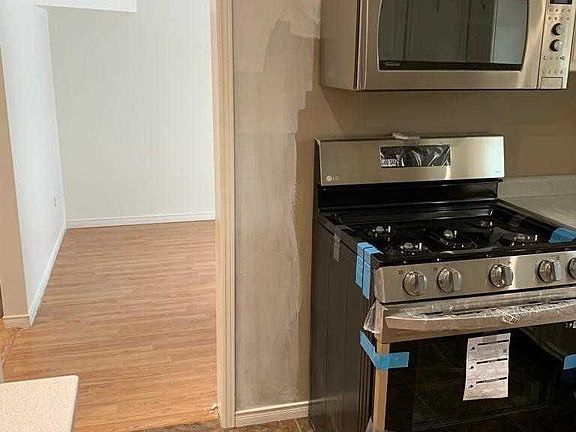 4th image of 14 Lindsay Ct