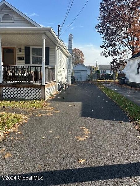 2nd image of 1479 Fern Avenue