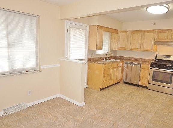 5th image of 4301 Skylark Dr