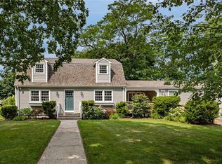 7 Heritage Rd, Bristol, RI 02809