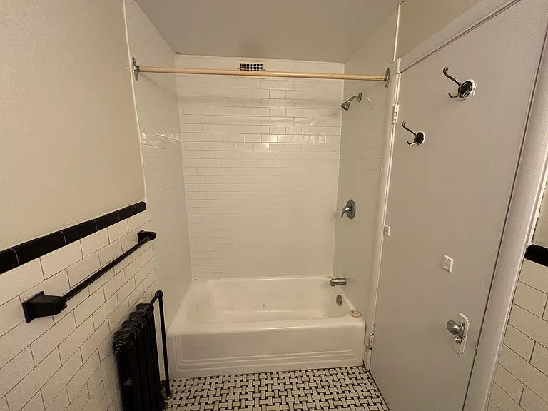 275 Friel St — Photo 11
