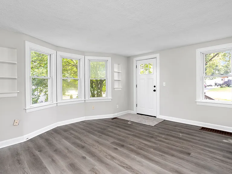 188 Glendola Ave — Photo 5