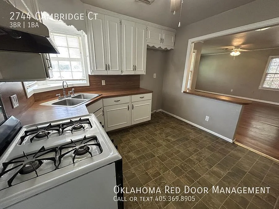 Cozy 3 bedroom plus bonus room — Photo 4