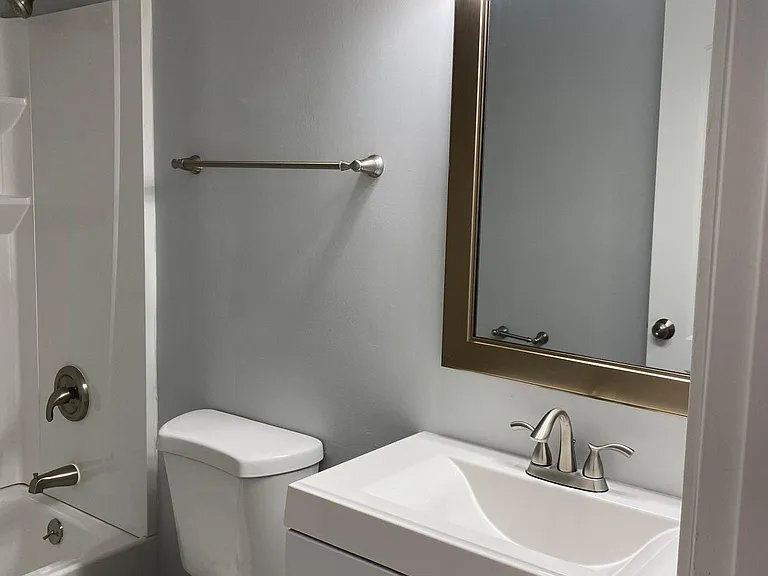 Sussex-Newly Upgraded Bathroom