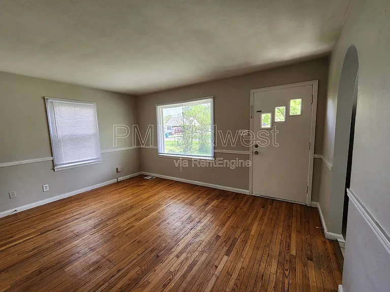 354 S Biltmore Ave — Photo 2