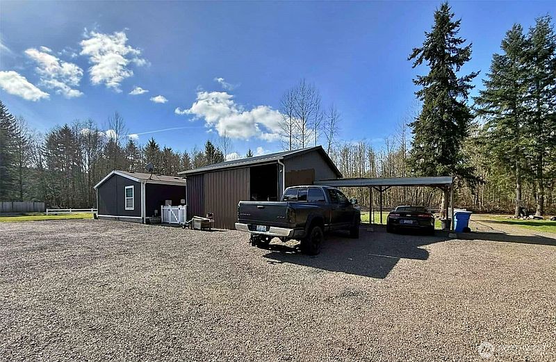 4th image of 106 Virginia Lee Lane