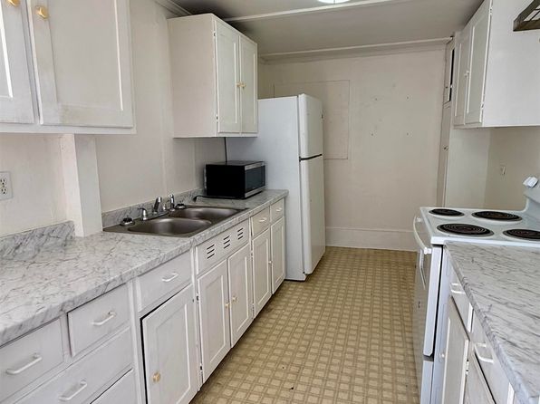 97 Franklin St UNIT B, Franklin, NH 03235