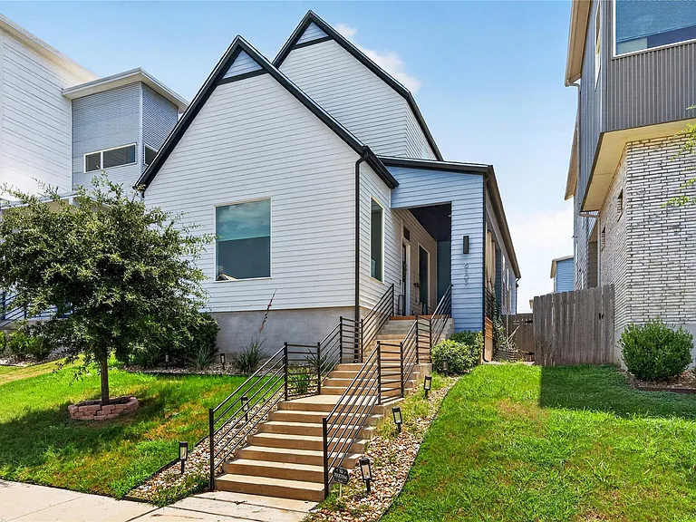 6105 Florencia Ln — Photo 1