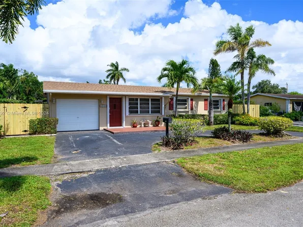 6525 Eaton St, Hollywood, FL 33024