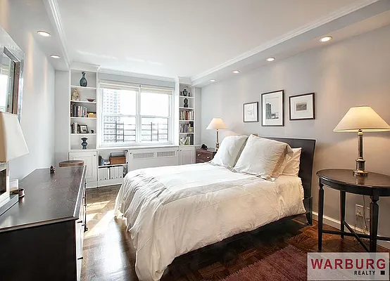 Sold by Warburg | media 23