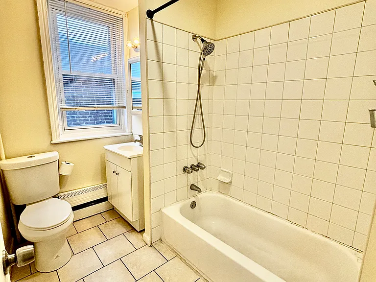 2350 E Cumberland St #2 — Photo 9