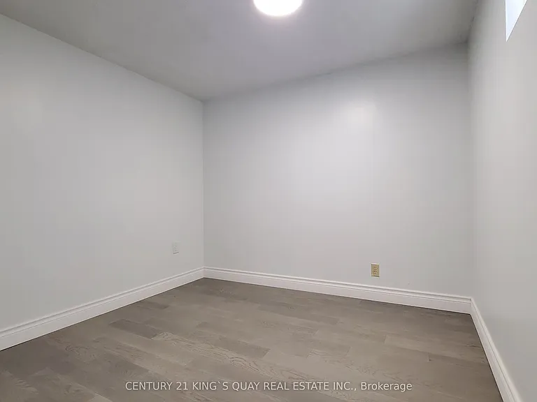 77 White Heather Blvd #BASEMENT — Photo 12