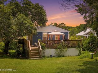 326 Magnolia Ave, Ocean Springs, MS 39564