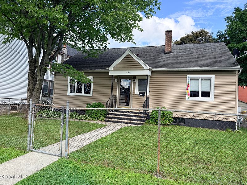 2nd image of 158 8th Avenue