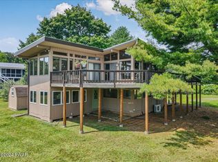119 Overlook Ln, Lords Valley, PA 18428