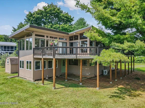 119 Overlook Ln, Lords Valley, PA 18428