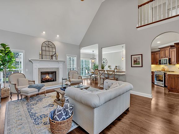4th image of 600 Regent Park Dr