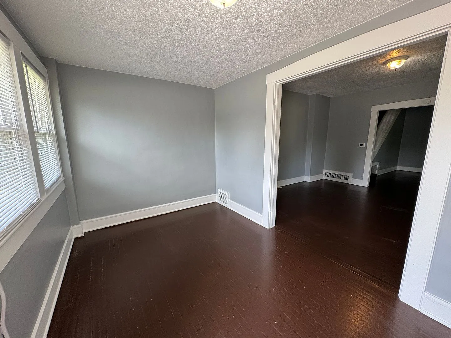 1136-1138 Fairfield Ave — Photo 2
