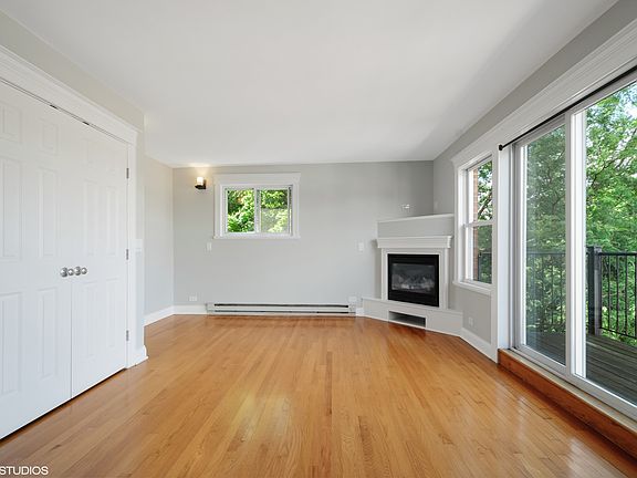 2nd image of 2634 W Catalpa Ave #30