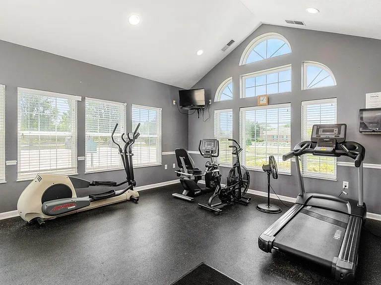 763 Hidden Springs Dr — Photo 37