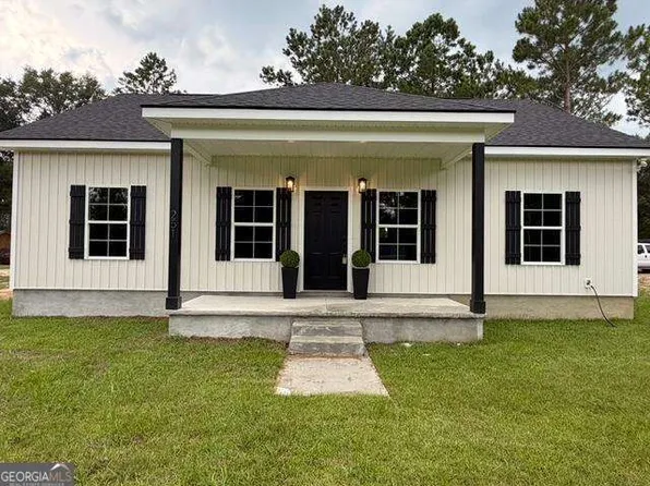 251 Ford St, Poulan, GA 31781