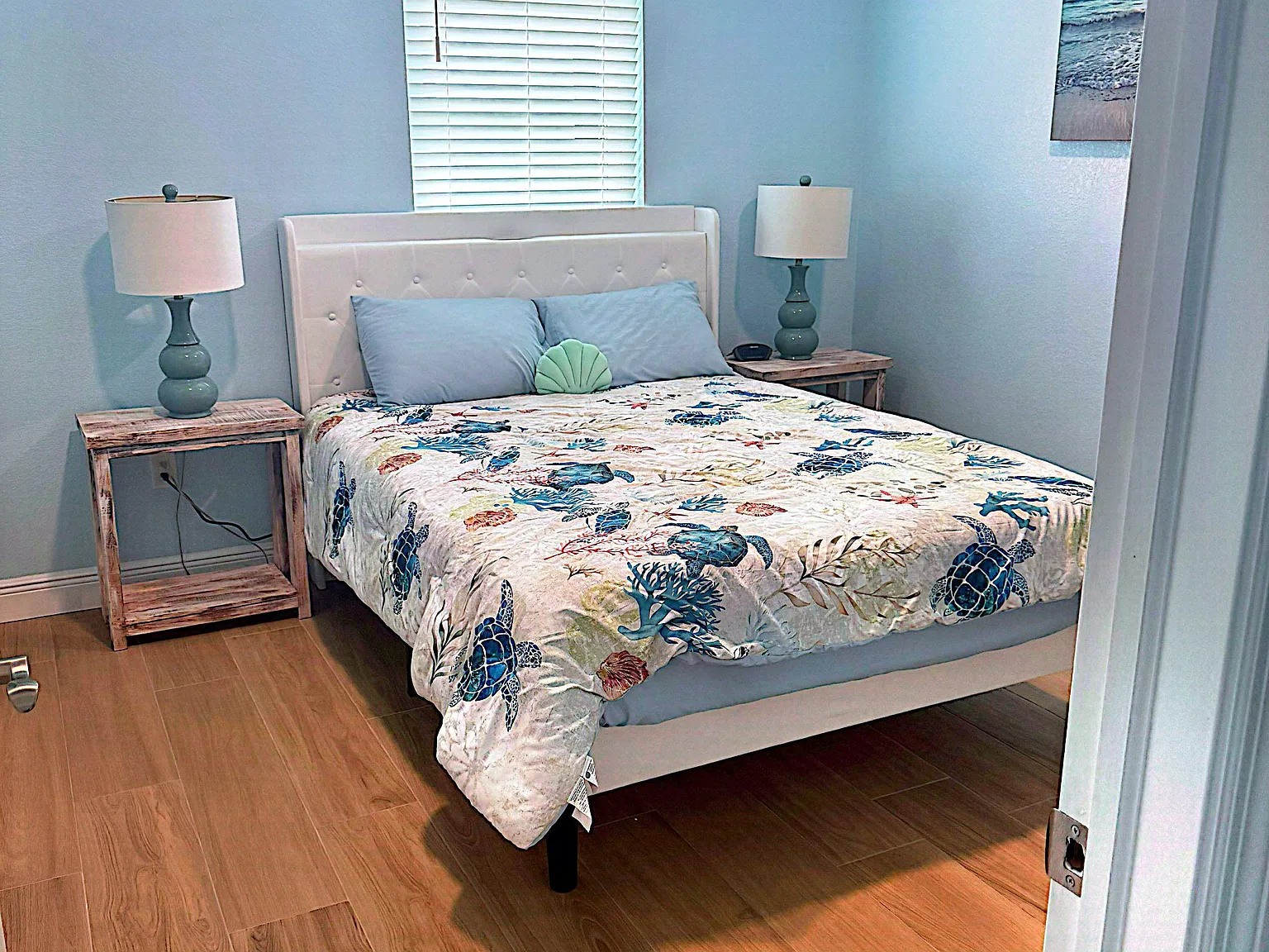 2 bed, 2.0 bath, 1360 sqft, $1,001 — Photo 1