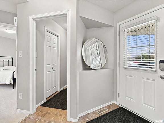 3rd image of 3934 Robin Place E