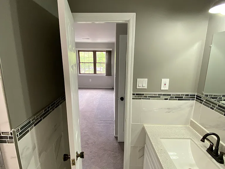 410 Green Hollow Dr — Photo 12