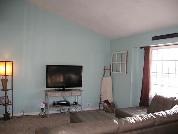 4th image of 1219 Woodlawn Dr