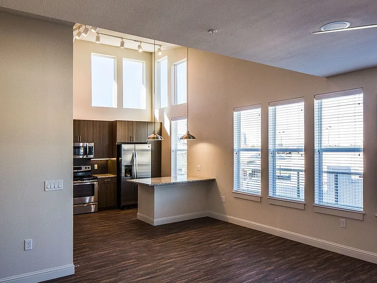Magnolia Lofts on Vickery — Photo 18
