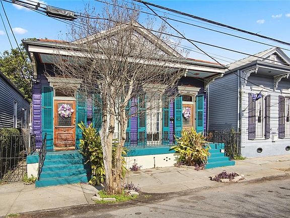 2nd image of 2025 Burgundy St