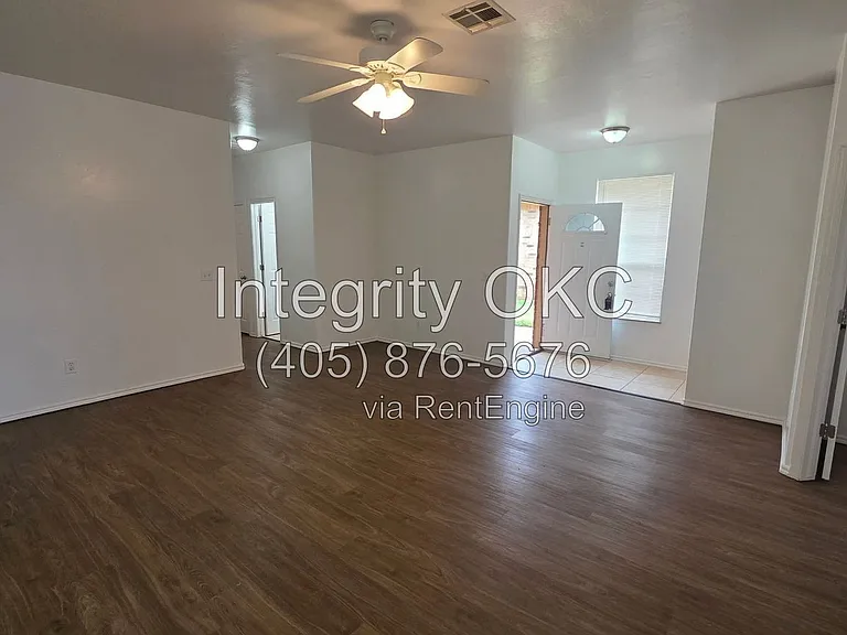 1503 Tahoe Ln — Photo 3