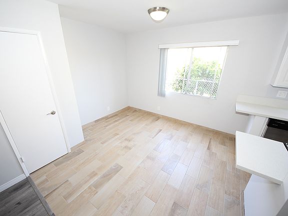 3rd image of 1518 9th St APT E