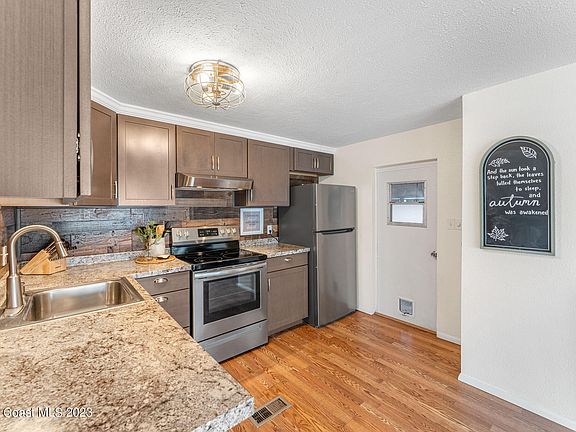 3rd image of 1157 Waterway Dr