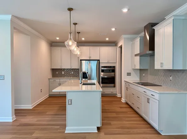 228 Oak Summit Pl, Chapel Hill, NC 27516