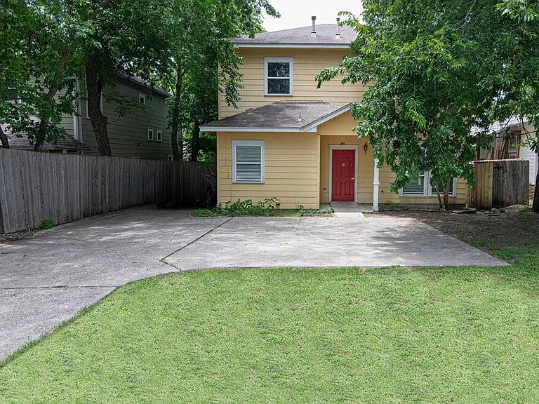 1702 Singleton Ave #A — Photo 2