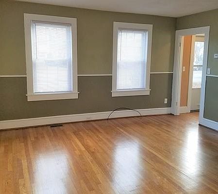 2nd image of 148 South St #0