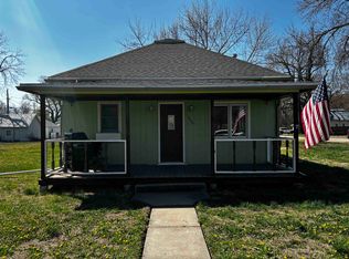 333 E 4th St, Nelson, NE 68961