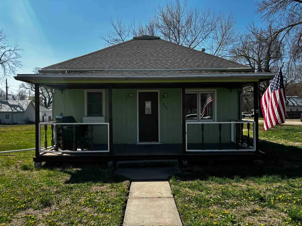 333 E 4th St, Nelson, NE 68961