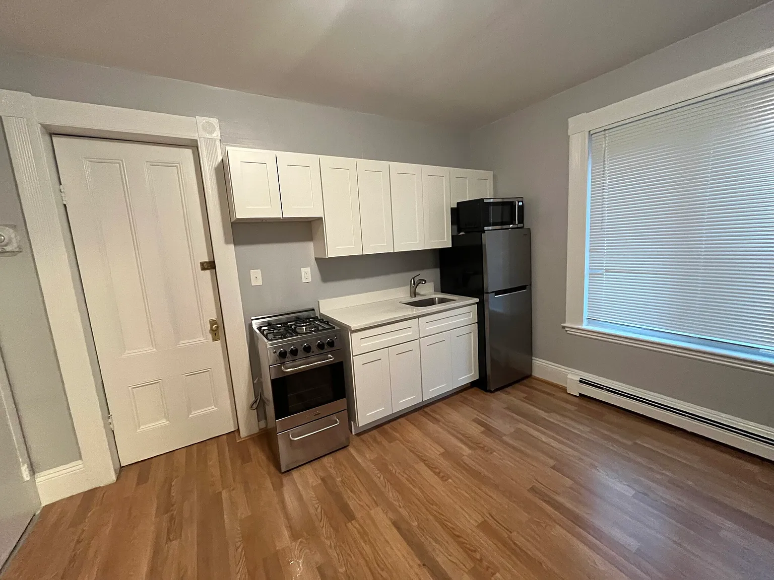 Studio, 1.0 bath, $1,600 — Photo 1
