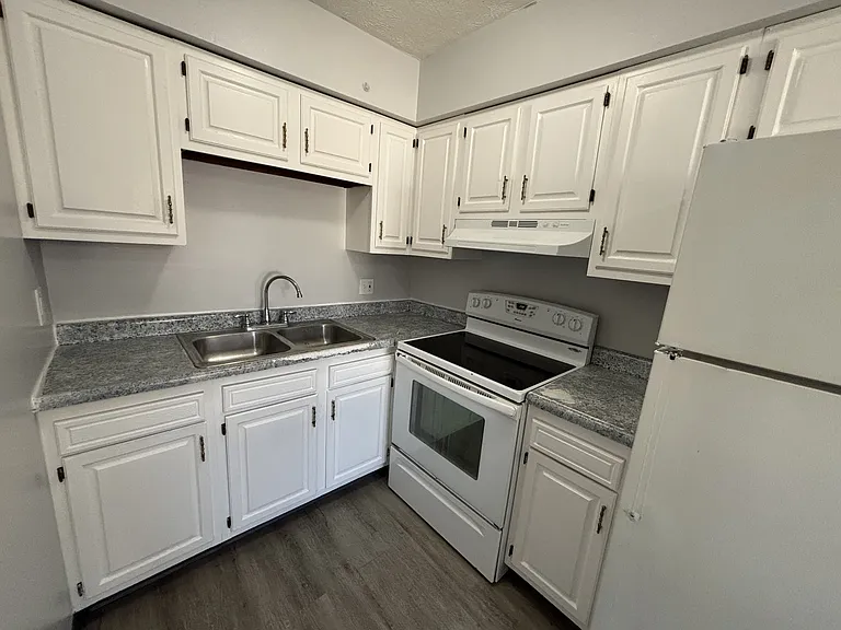 2117 Ashbrook St — Photo 2