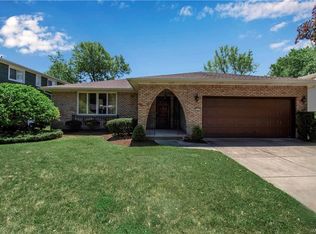 152 Cherrywood Dr, Williamsville, NY