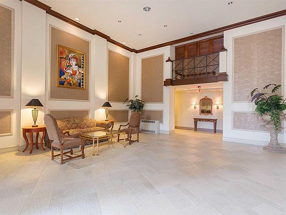 3rd image of 2 Bay Club Dr APT 5Z