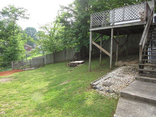 1st image of 220 Pine St