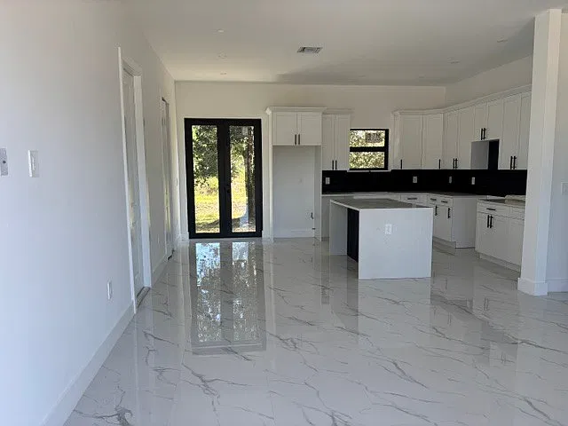 3 bed, 1253 sqft, $1,750 — Photo 3